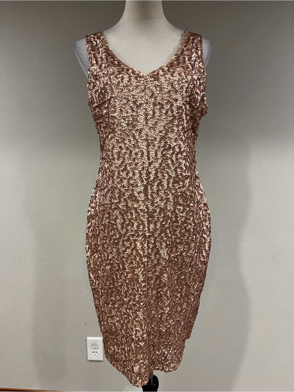 Sleeveless v-neck Rose Gold Sequin Sheath Dress size extra large